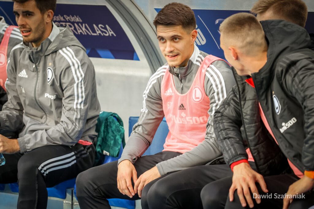 Legia i krótka ławka. Jak duży jest problem stołecznego klubu?