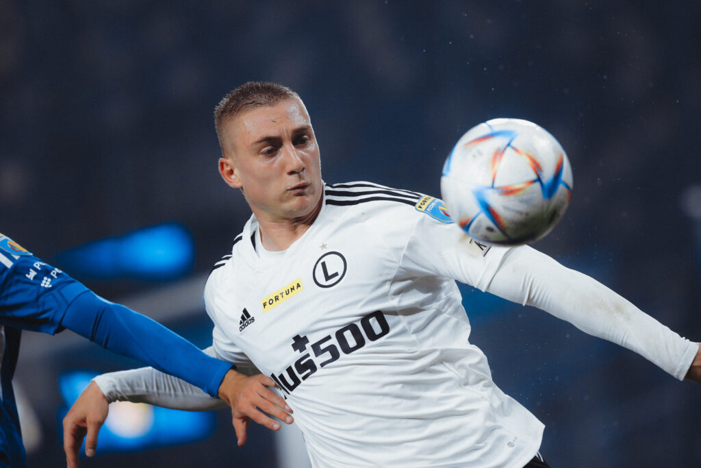 Legia Warszawa trzykrotnie odrabia straty do Midtjylland i remisuje na wyjeździe 3:3