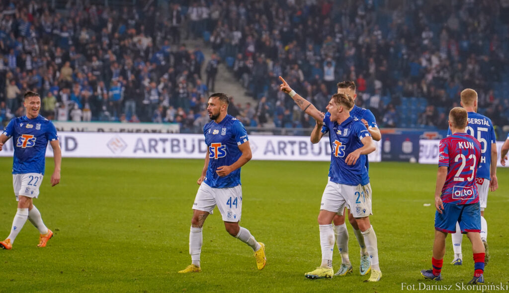 Lech Poznań bez rotacji miażdży Lechię – pierwszy skład daje popis