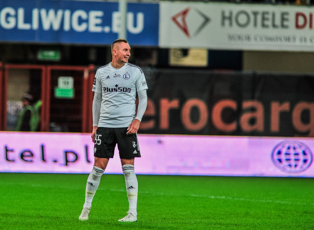 Legia wraca z Zabrza z kompletem punktów po niełatwym meczu