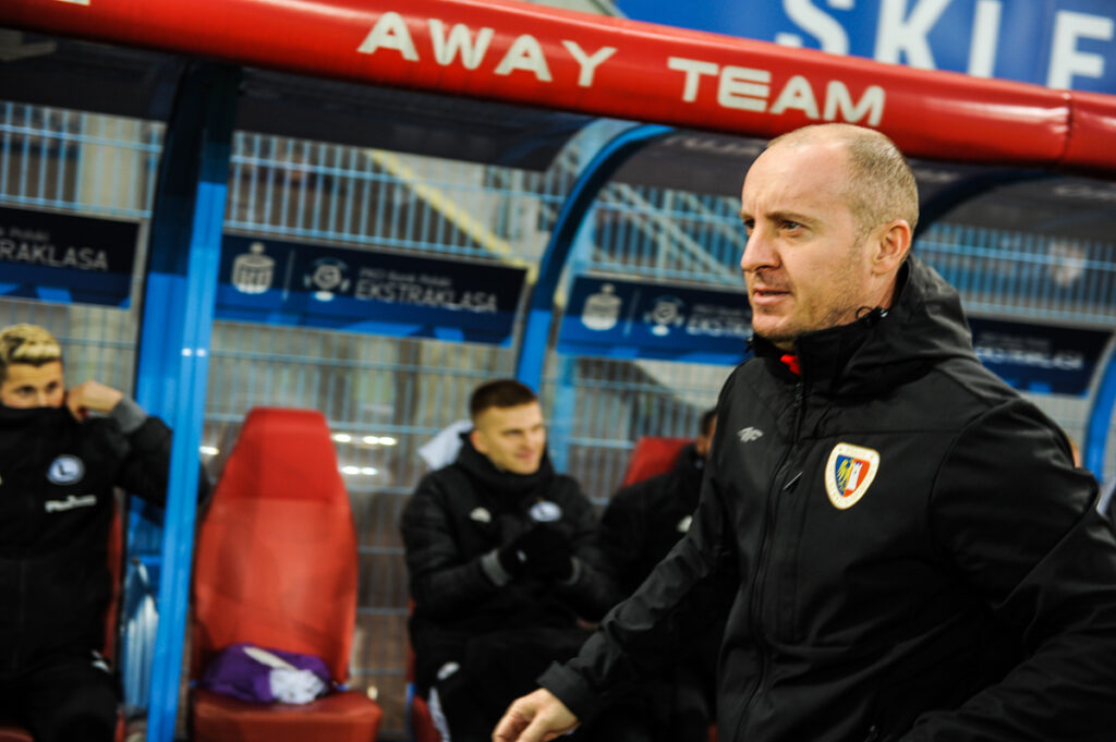 Najlepsze nowe miotły – trzy najlepsze zmiany trenerów w tym sezonie PKO BP Ekstraklasy