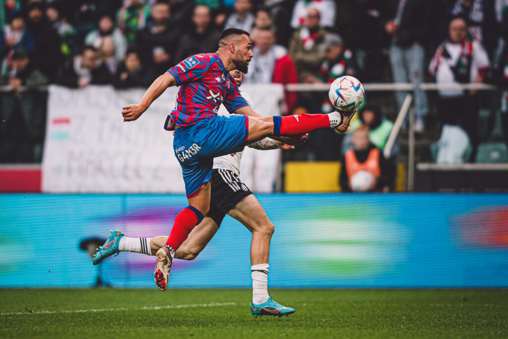 Raków budzi się powoli, ale zmierza po hattricka