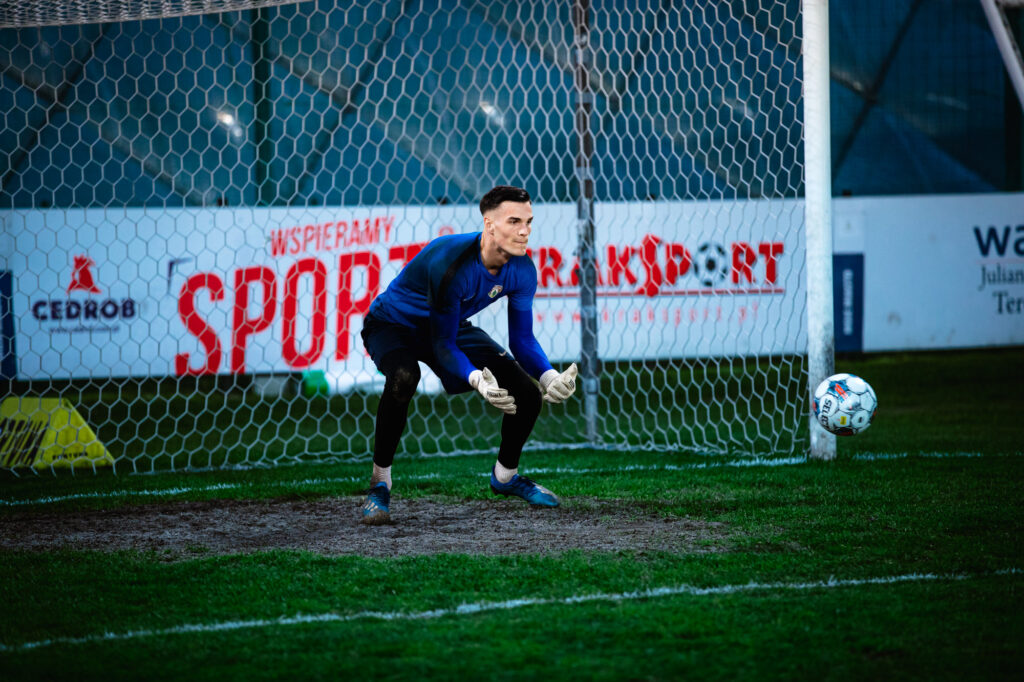 Kewin Komar: W piłkę zacząłem grać w polu, na lewym skrzydle [WYWIAD]