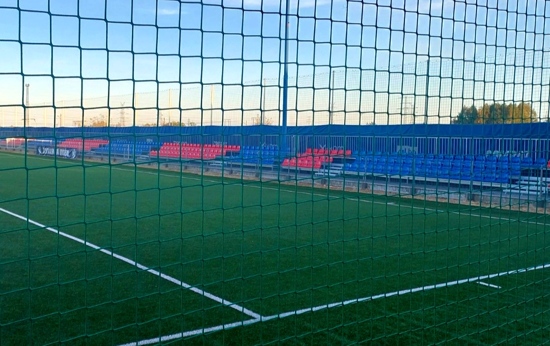 Dziwny ruch Rakowa. Panie awansowały, a potem… zostały wycofane