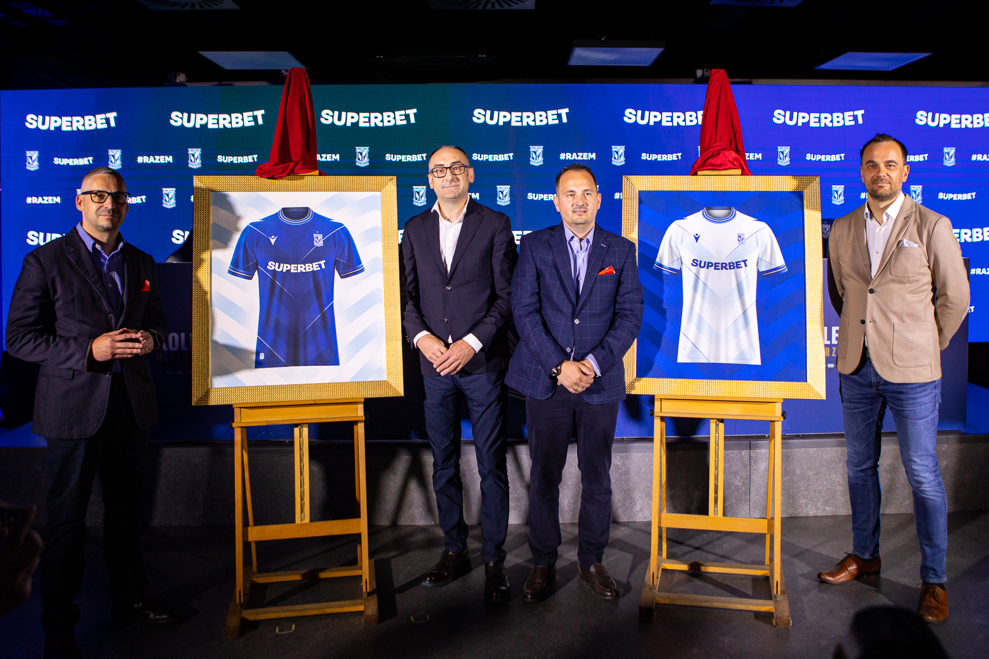 Nowe koszulki w Polsce są prezentowane za późno?