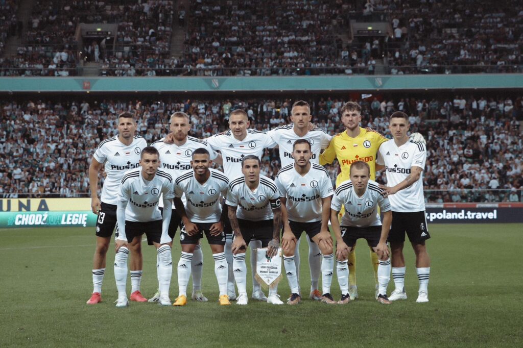 Sensacja w Warszawie! Legia pokonuje Aston Villę na własnym stadionie