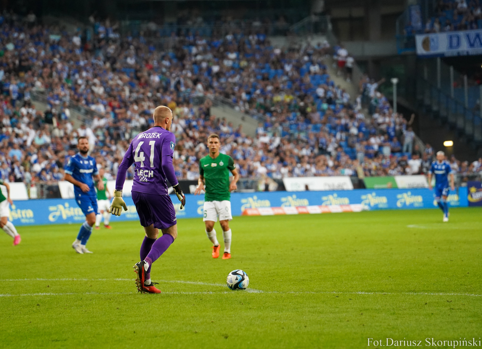 Lech vs Jagiellonia, Mrozek vs Alomerović. Który bramkarz daje więcej drużynie?