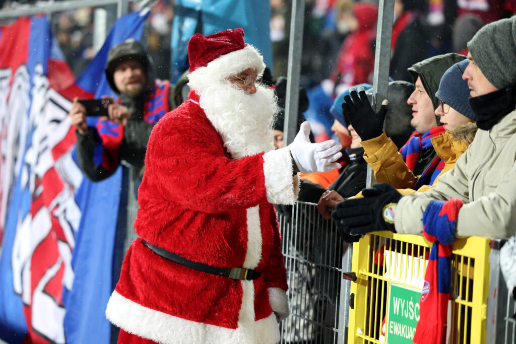 Prezenty dla klubów i postaci polskiej piłki