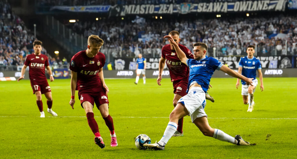 Filip Szymczak z kolejnym golem, a Lech Poznań umacnia się na ligowym szczycie