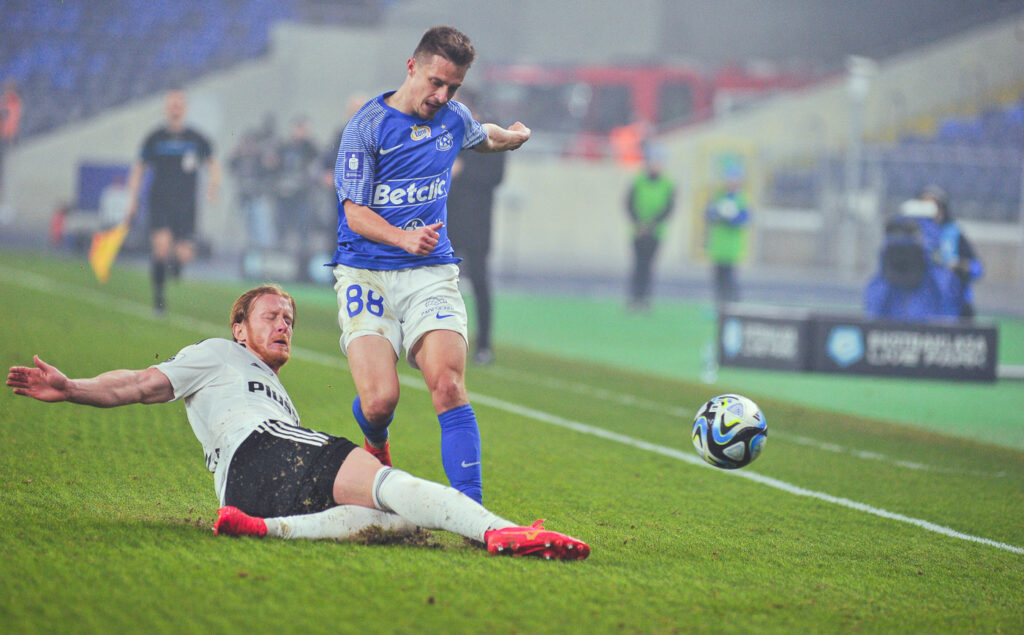 Ruch tylko remisuje z Wartą, a zegar tyka coraz głośniej…