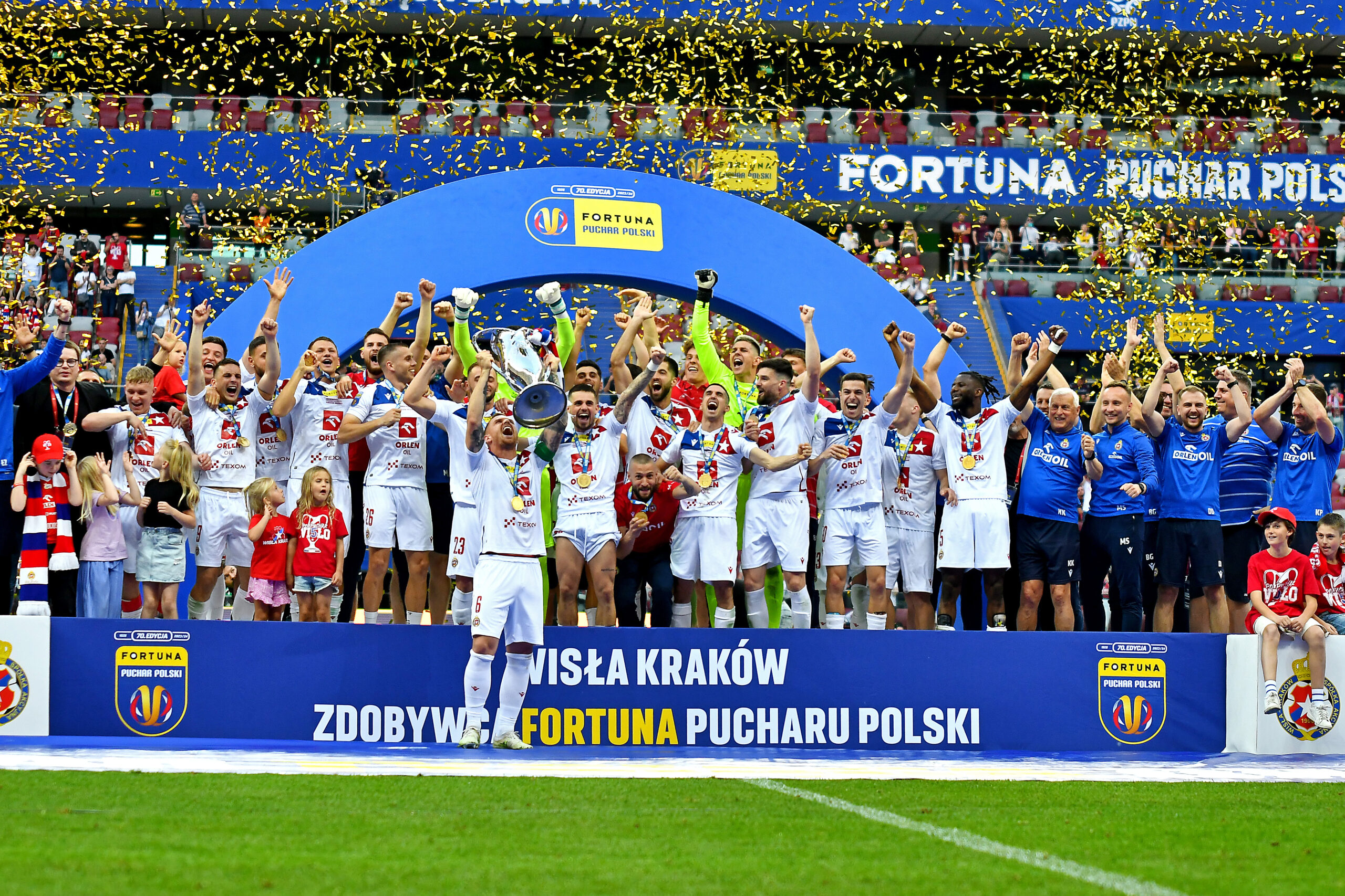 Finał Pucharu Polski. Wisła Kraków po trzynastu latach sięga po trofeum, Pogoń Szczecin dalej z łatką „zero tituli”