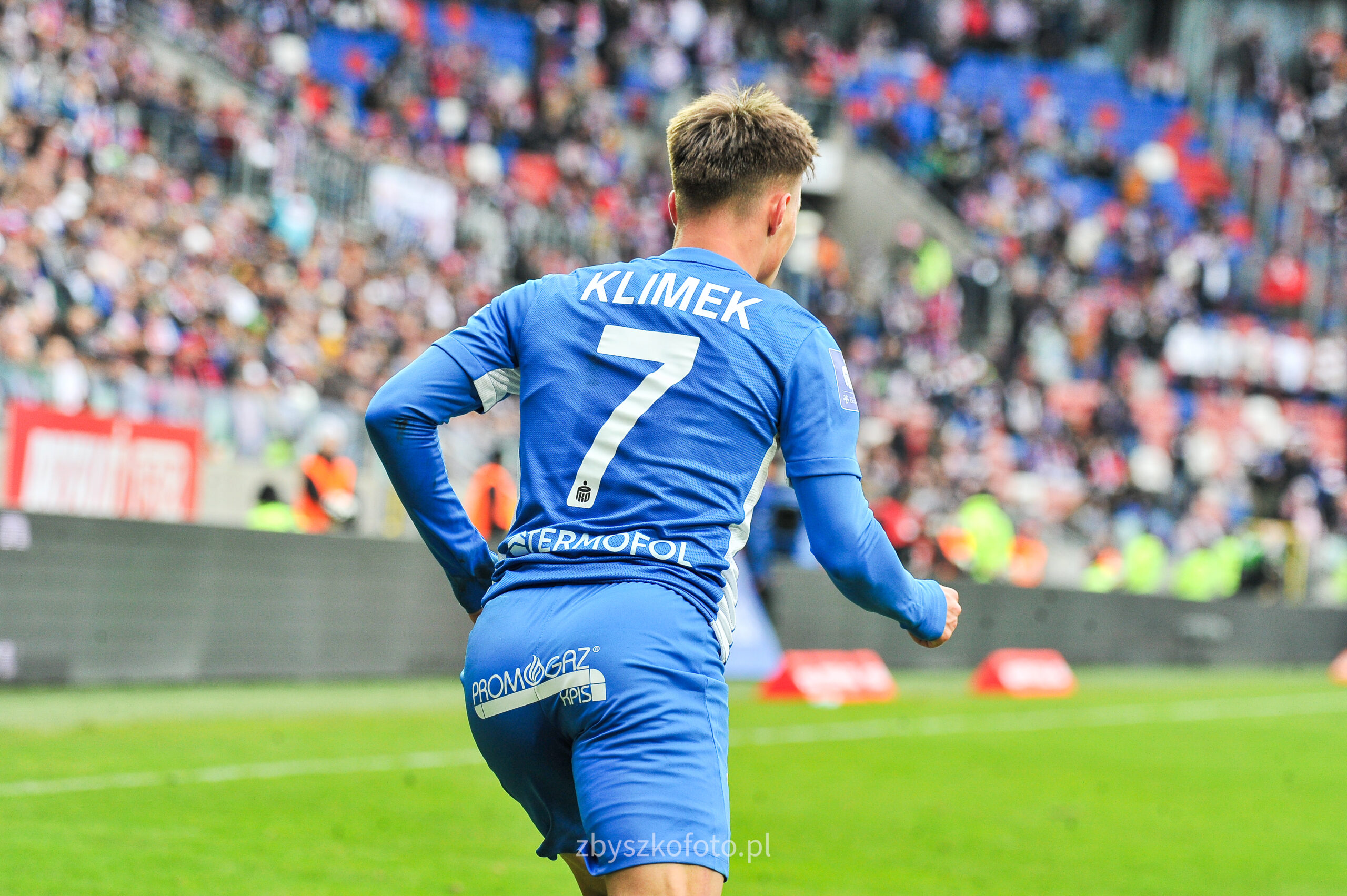 Polonia – Puszcza: sukces rodzi się w bólach. Z takiego założenia chyba w tym meczu wyszli niepołomiczanie