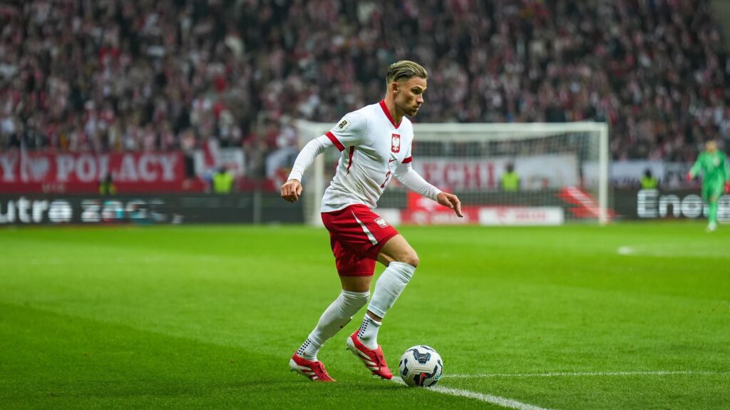 W Polsce gotówka wraca do mody: Matty Cash bohaterem wrześniowego zgrupowania