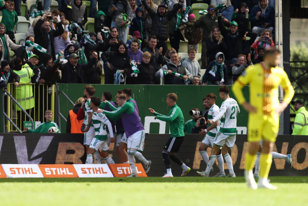Lechia Gdańsk wygrywa trzeci mecz z rzędu i mocno zmniejsza emocje na dole tabeli