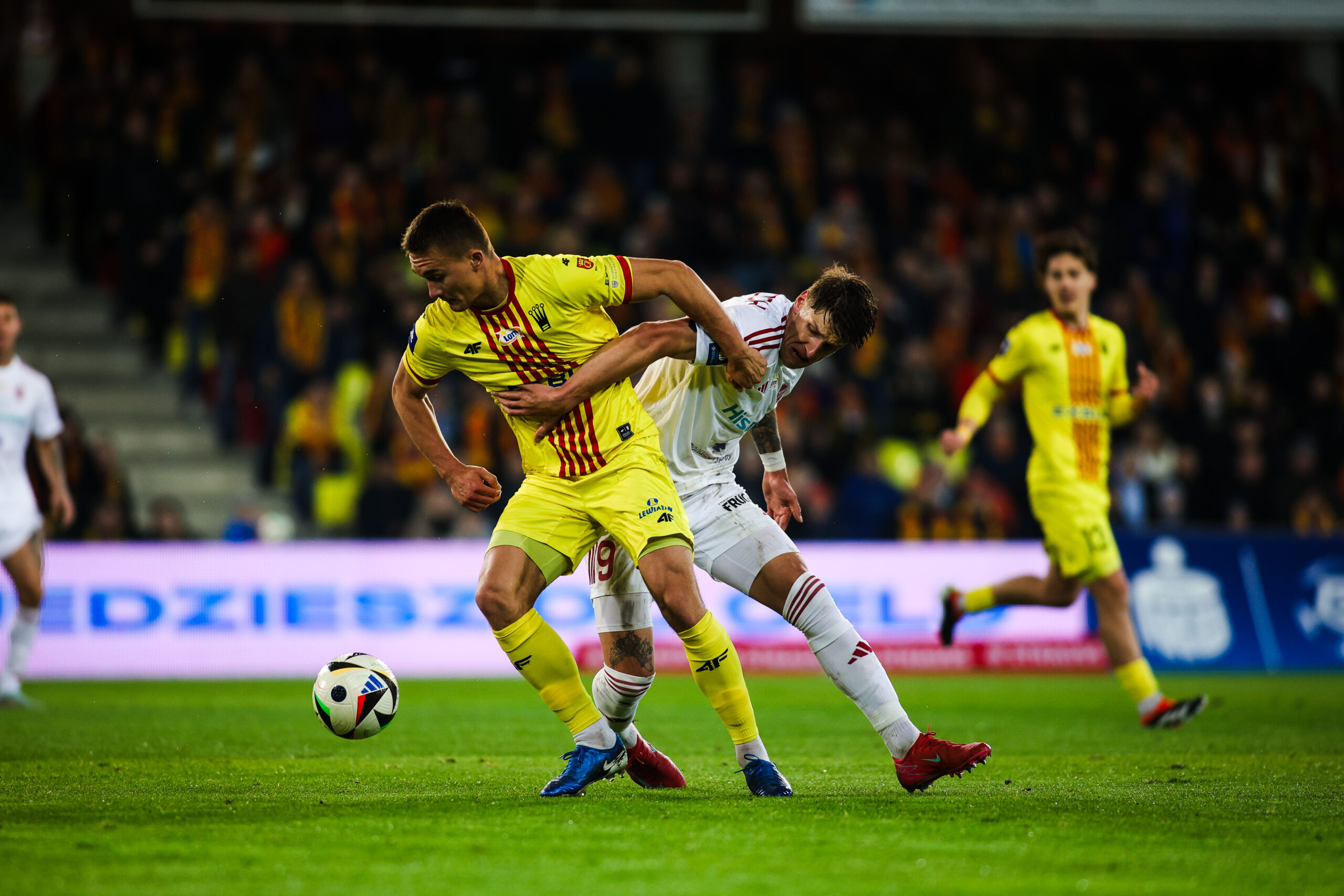 Raków Częstochowa remisuje w Kielcach. „Medaliki” oddalają się od mistrzostwa