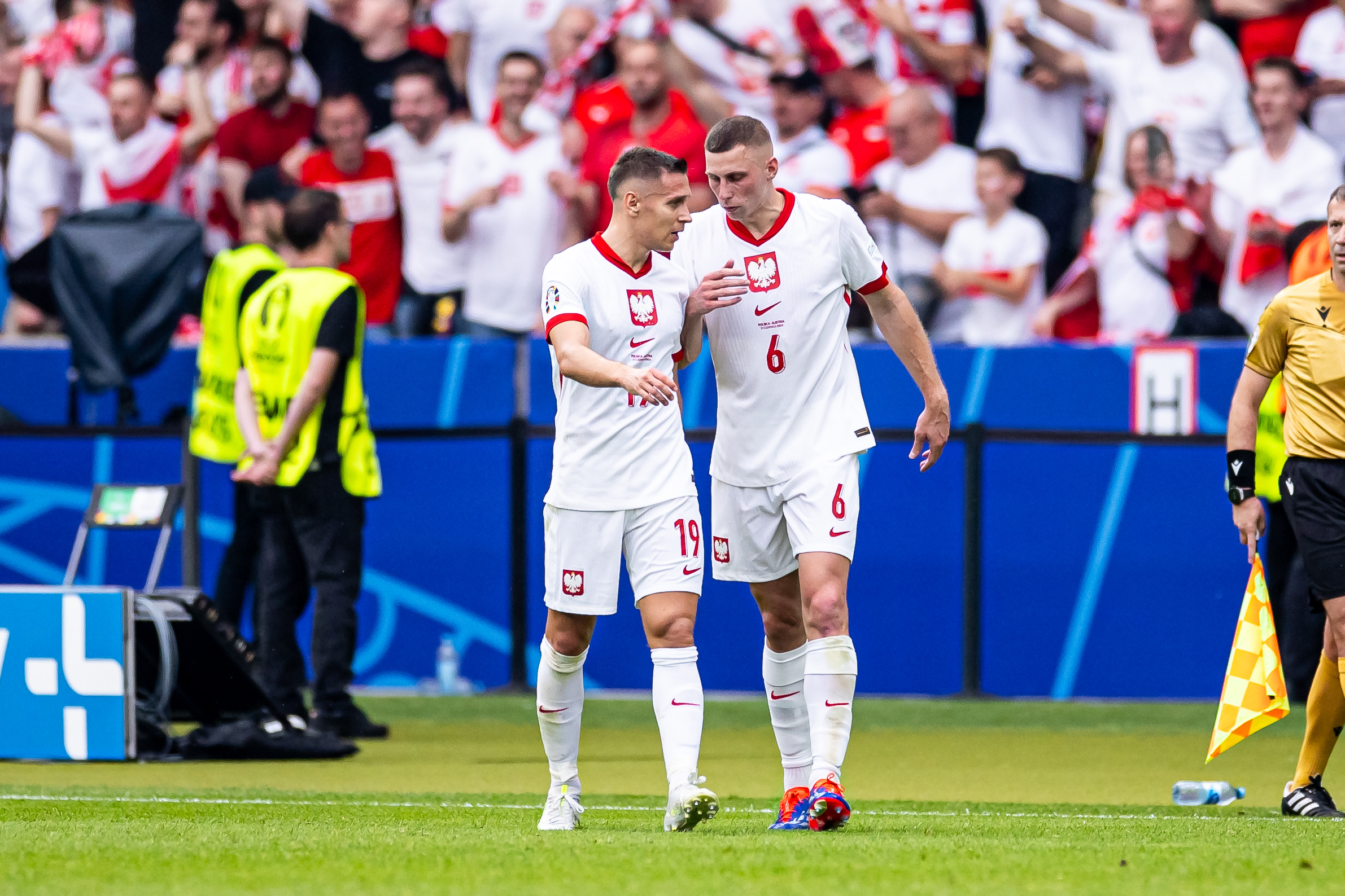 Polacy za granicą: mistrzostwa, awanse i spadki w sezonie 2024/2025