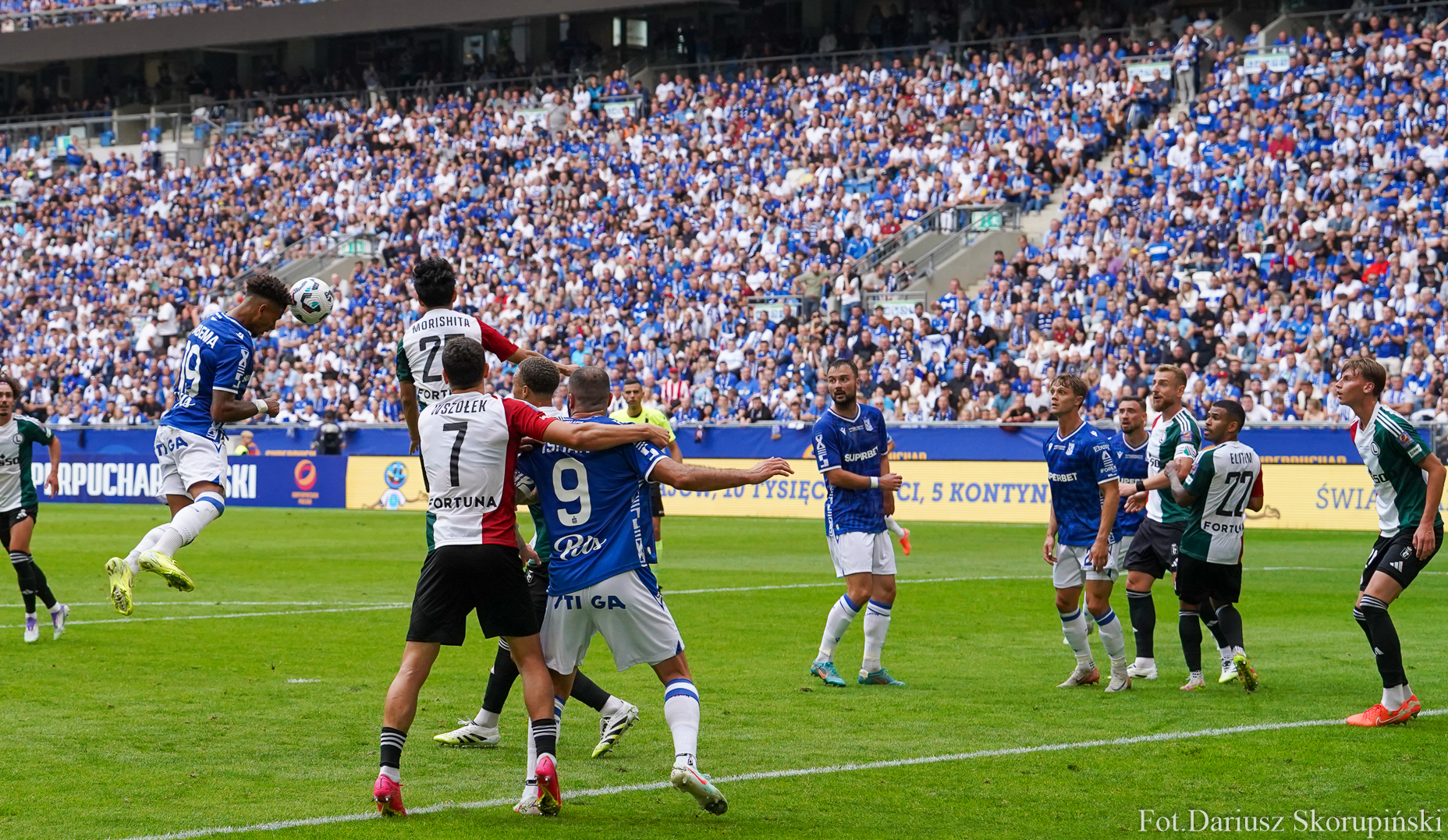 Lech Poznań mentalnie we Wronkach, Legia dużo lepsza w Superpucharze Polski
