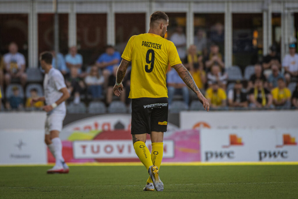 W jaki sposób KuPS może zagrozić Jagiellonii?