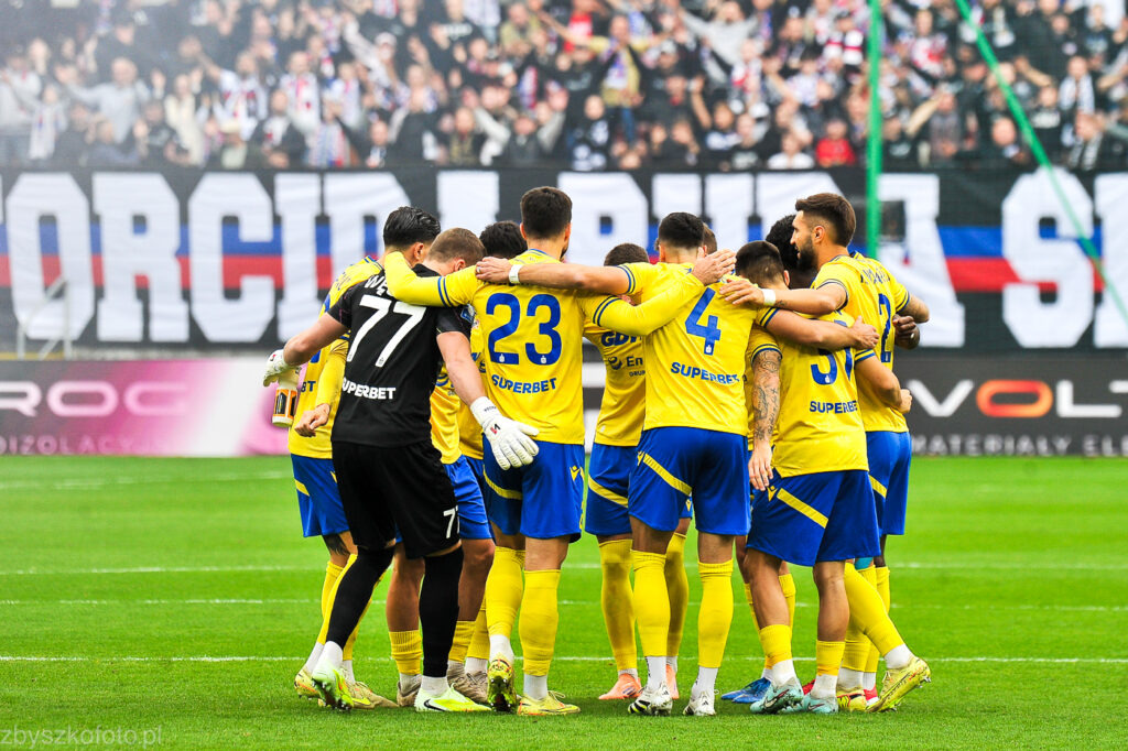 Zestaw kibica PKO BP Ekstraklasy: Arka Gdynia – walka o utrzymanie