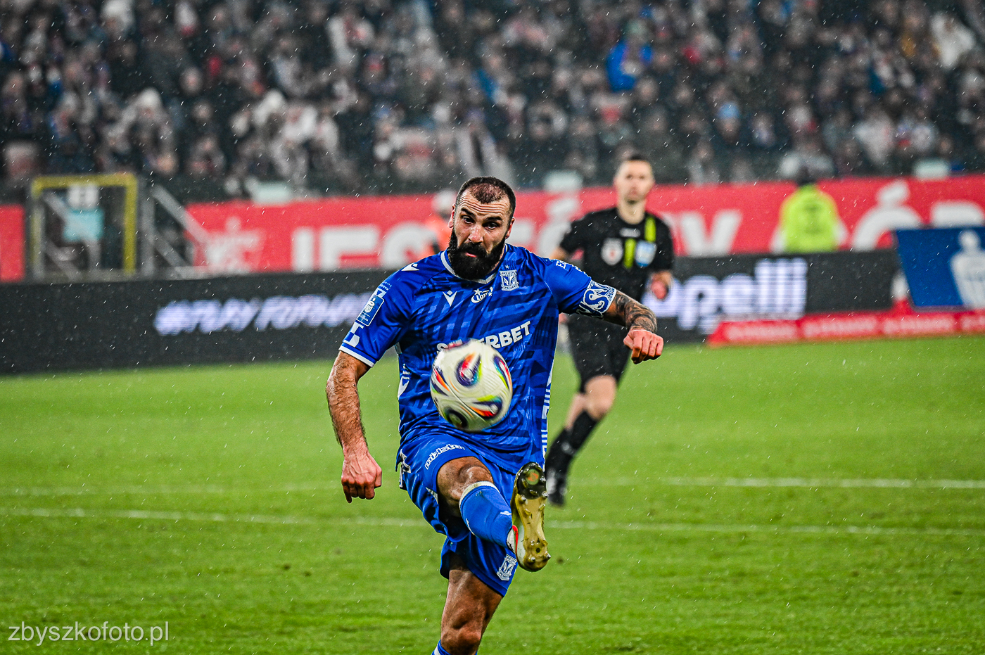 Lech zmiażdżył Piasta w drugiej połowie. Gol w debiucie Karola Delikata, wejście smoka Mikaela Ishaka