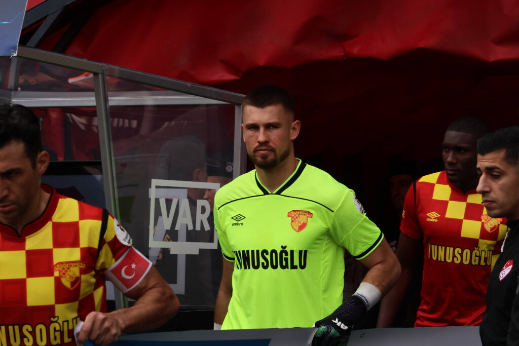 Polski bramkarz, który podbija Turcję: Mateusz Lis w ścisłej czołówce Europy