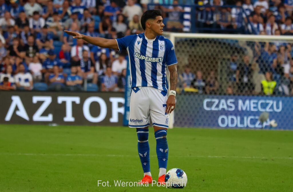 Lech Poznań lepszy od Widzewa. Istne szaleństwo w doliczonym czasie gry!
