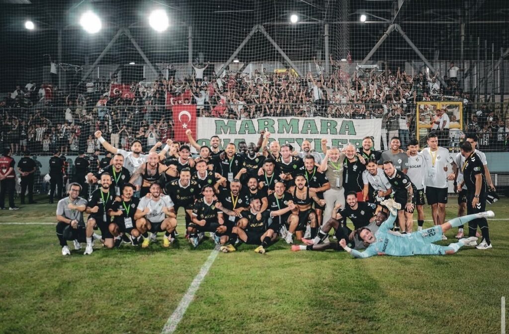 Biało-Czerwoni nad Bosforem; Szumski obronił rzut karny