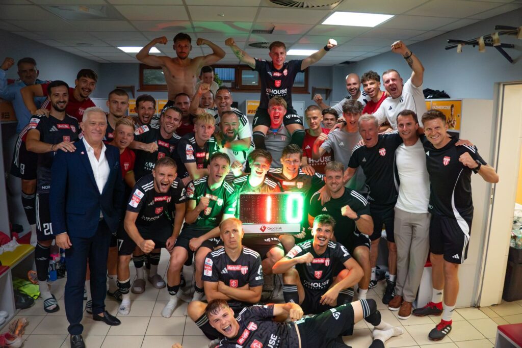 Pogoń Grodzisk Mazowiecki liderem 1. ligi. Trzy mecze, trzy zwycięstwa i otwarta szansa na awans