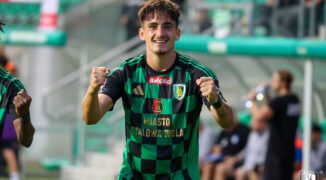 Jakub Jeleń show! Stal Stalowa Wola remisuje po szalonym meczu z Zawiszą Bydgoszcz.