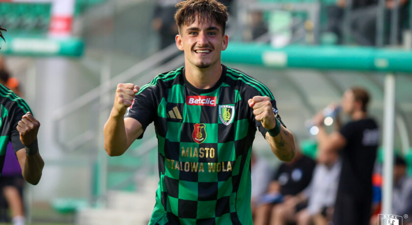 Jakub Jeleń show! Stal Stalowa Wola remisuje po szalonym meczu z Zawiszą Bydgoszcz.