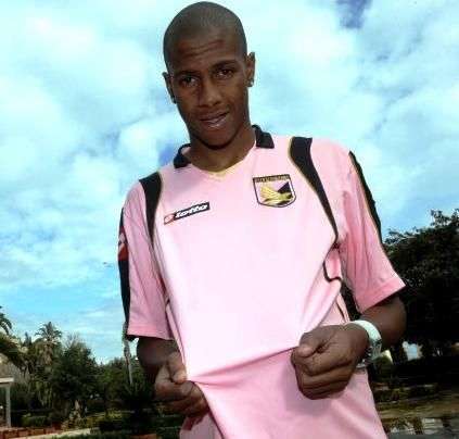 Abel Hernandez blisko Napoli