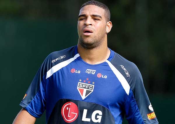 Adriano postrzelił kobietę