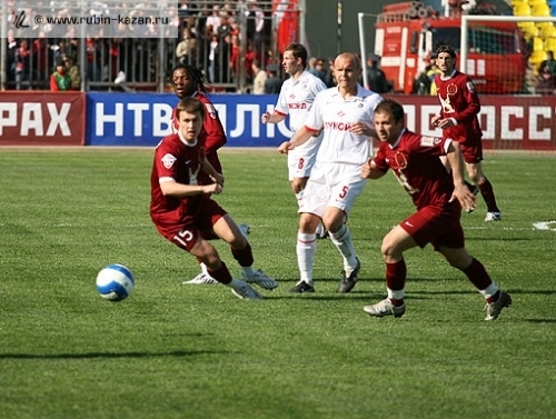 Rjazancew: Gra przy pustych trybunach obraża