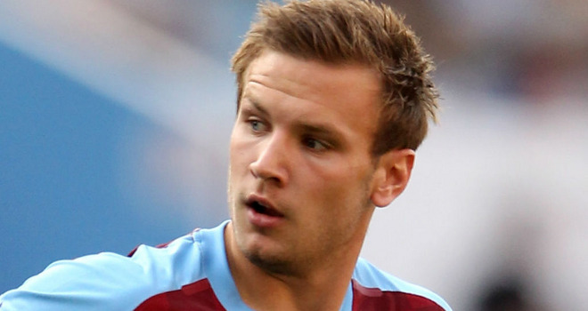 Aston Villa kontynuuje rozmowy z Weimannem