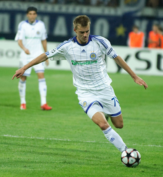 Ukrainiec obserwowany przez Kanonierów