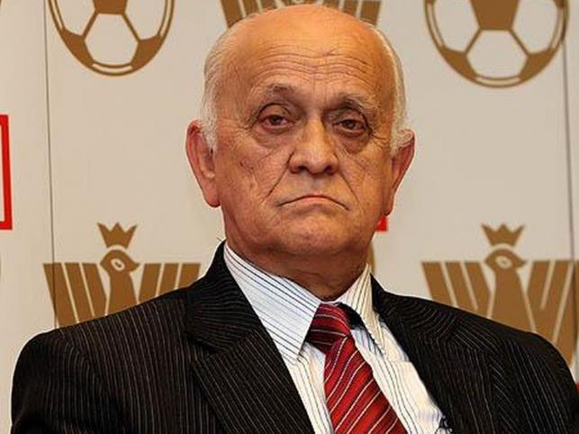 Biblioteczka iGola #5: Najlepszy prezent na święta, czyli „On, Strejlau”