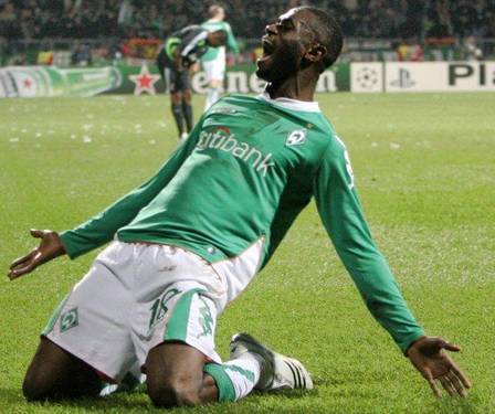 Napastnik z Bremy w Ligue 1