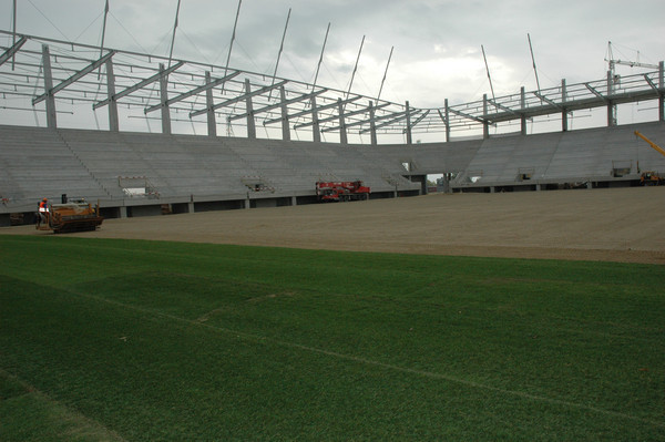 Stadion w Lubinie nabiera rumieńców