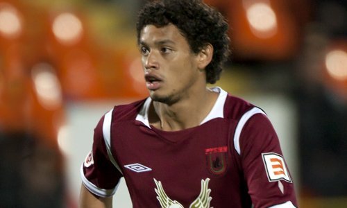 Carlos Eduardo blisko Gremio