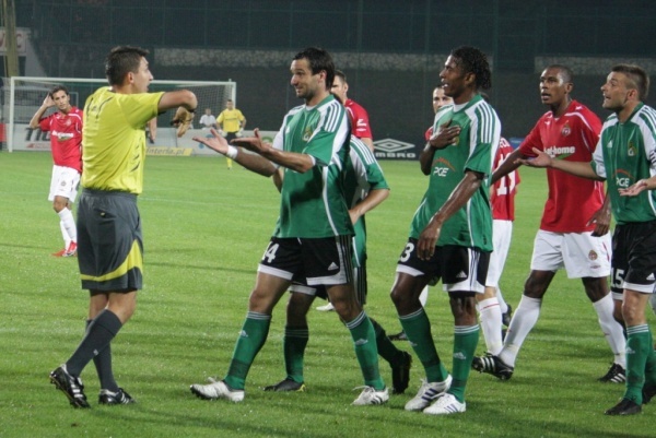 Nakoulma zagra z Dolcanem