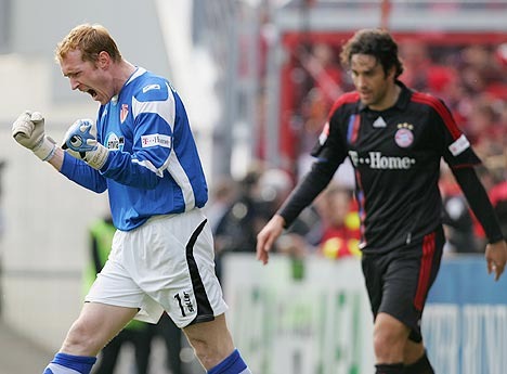 Porażka Bayernu, asysta Wichniarka