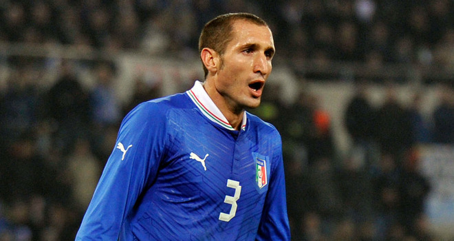 Chiellini dumnie reprezentuje kraj