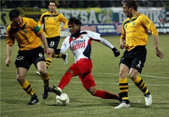 Hit kolejki na remis