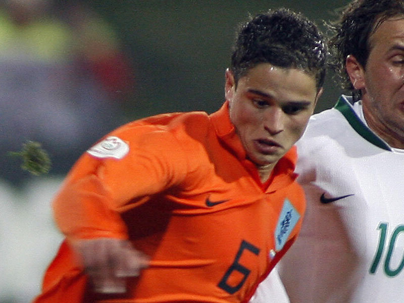 Afellay czeka na oferty