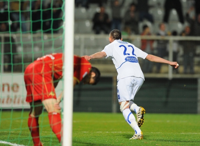 Hit na Stade Chaban-Delmas