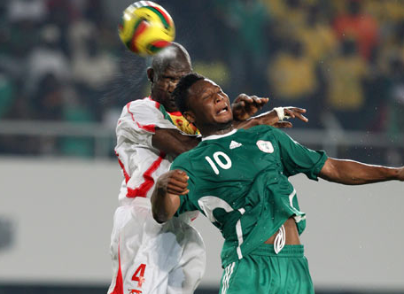 FJW: John Obi Mikel, czyli kłótnie transferowe i leniwy Hazard