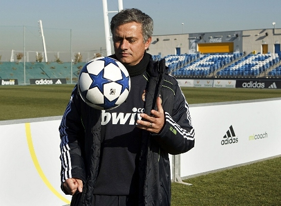 Mourinho chce trafić na Chelsea w finale LM