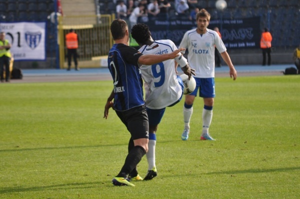 Czarnoskóry piłkarz odchodzi z Floty