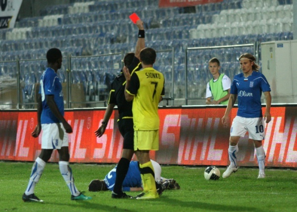 Brutalne faule, które mroziły krew w żyłach. Boiskowy bandytyzm czy nieszczęśliwy wypadek?