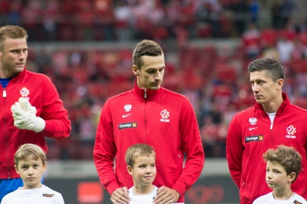 Szukała robi interesy życia. Gdzie tak naprawdę trafił Polak?